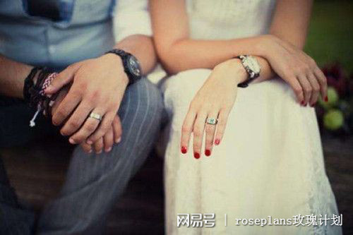 生日老婆送花怎么發(fā)朋友圈_生日老婆送花說說_老婆生日送花