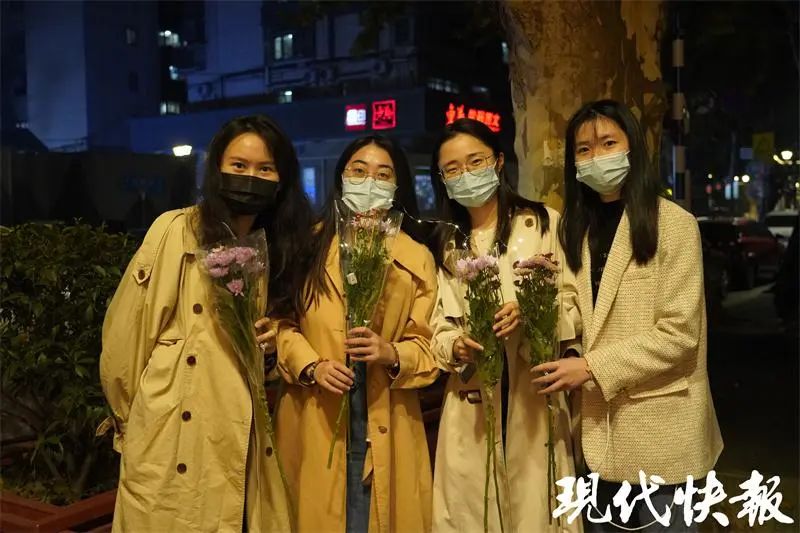 鮮花利潤(rùn)大嗎_鮮花利潤(rùn)率有多少_賣(mài)鮮花的利潤(rùn)有多少